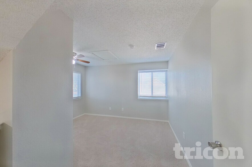 Building Photo - 2116 Stein Way