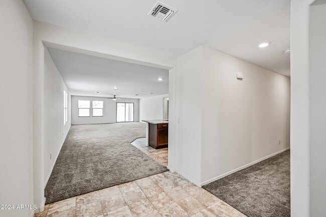 Building Photo - 25568 W Euclid Ave