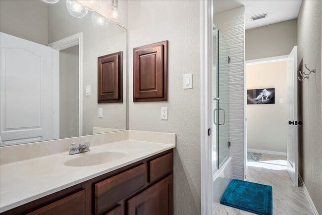 Building Photo - 12921 Bloomfield Hills Ln