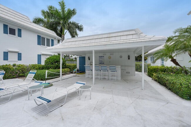 Building Photo - 241 Palm River Blvd