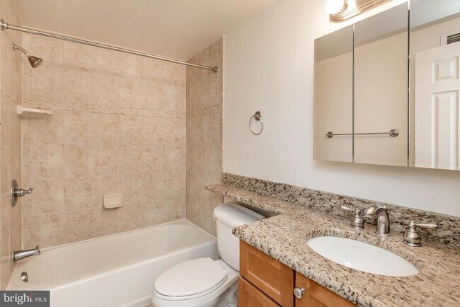 Building Photo - 4801 Fairmont Ave