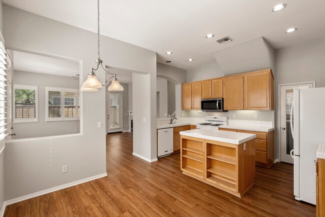 Building Photo - 11958 Miro Cir