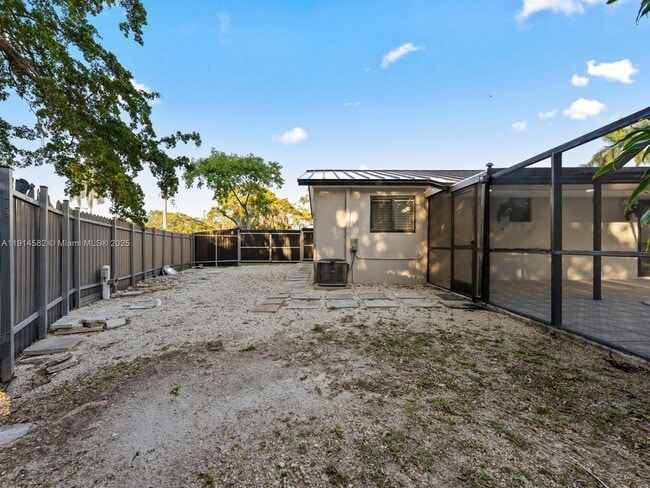 Building Photo - 19850 Franjo Rd