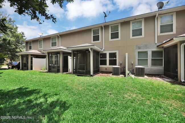 Building Photo - 452 Walnut Dr