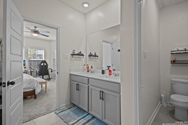 Building Photo - 13044 Louberg Vly