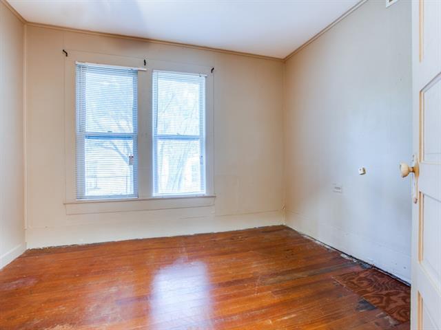 Building Photo - 609 E Monterey St