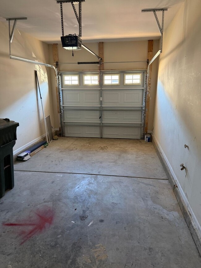 Building Photo - Lovely 3 Bedroom 2.5 Bath Townhouse | Leasing Special Available!