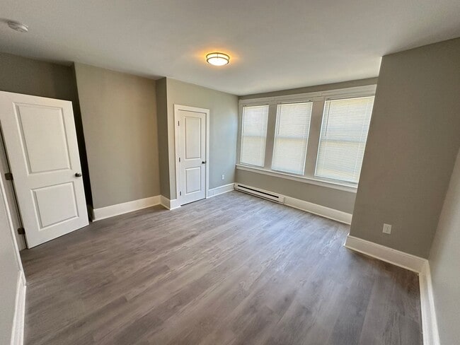 Building Photo - Discover the charm of this spacious 3-bedr...
