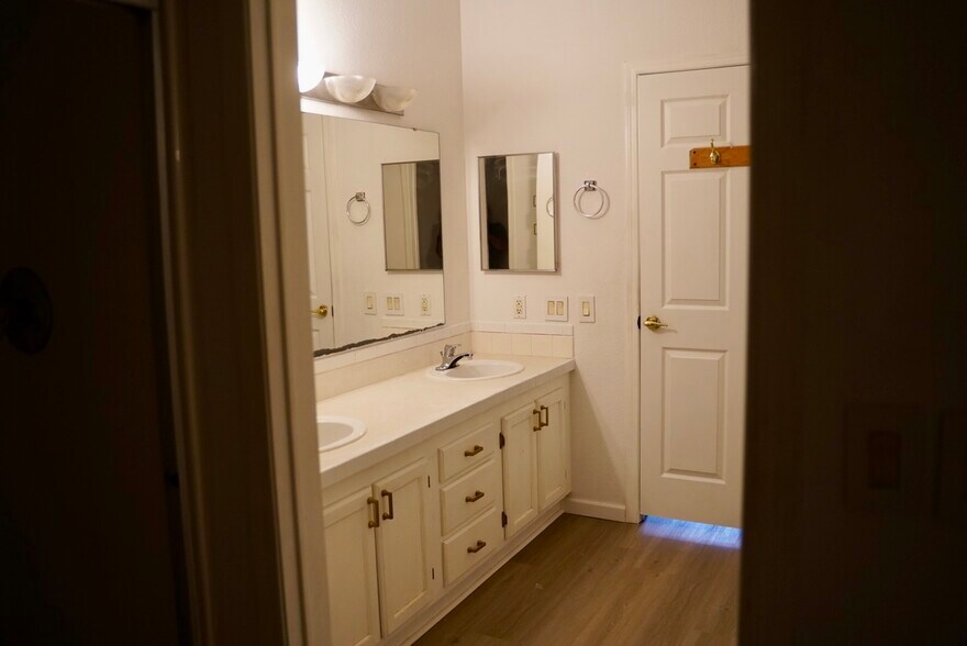 Building Photo - 29205 Saddle Oaks Ln