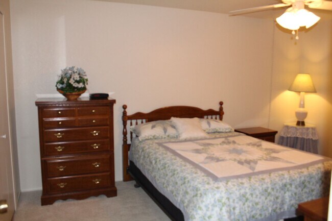 Building Photo - Long or Short Term Furnished Rental