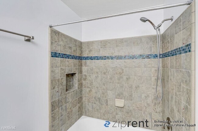 Building Photo - 2 br, 1.5 bath Townhome - 312 Eastgate Ln,...