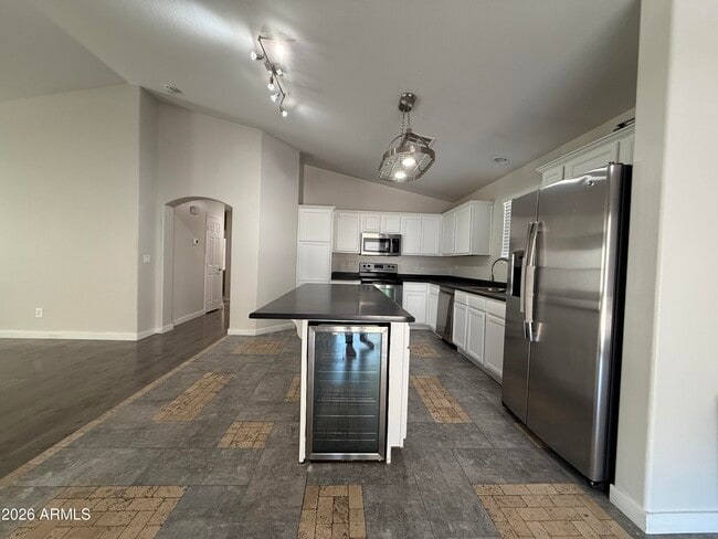 Building Photo - 6723 W Beverly Rd