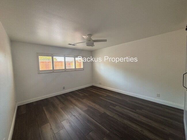 Building Photo - Lovely Los Olivos Condo