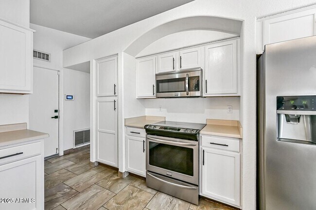 Building Photo - 4627 E White Aster St