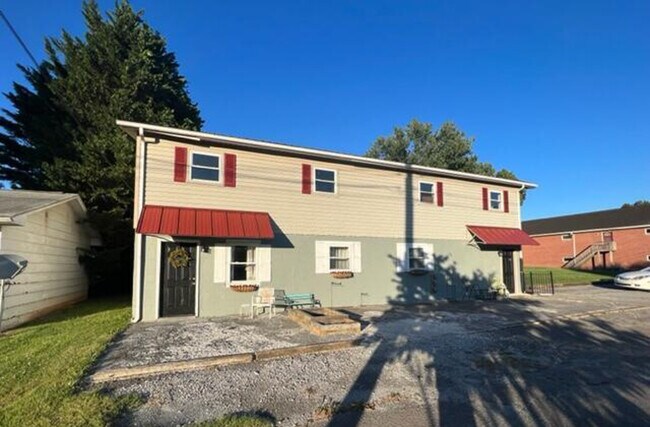 Building Photo - Garfield - Unicoi 4 plex