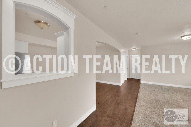 Building Photo - Condo in Saratoga Springs Available July 20th