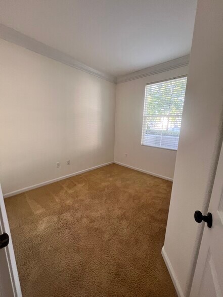 Building Photo - 4402 Esplanade Cir