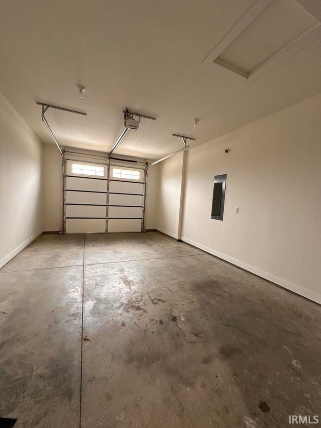 Building Photo - 3824 High Pointe Dr