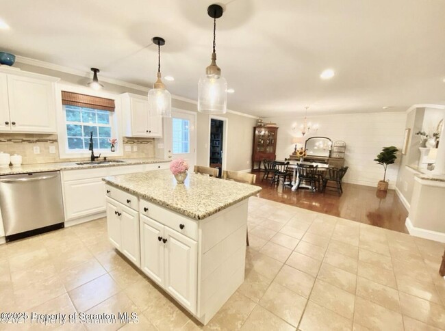 Building Photo - 103 Wisteria Ln