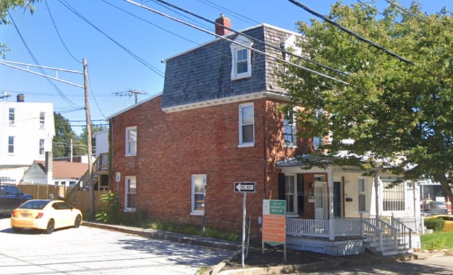 Building Photo - 82 W Main St