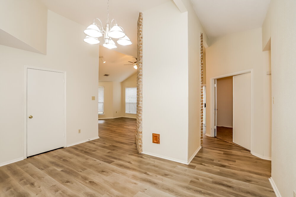 Building Photo - 1525 Miller Ave