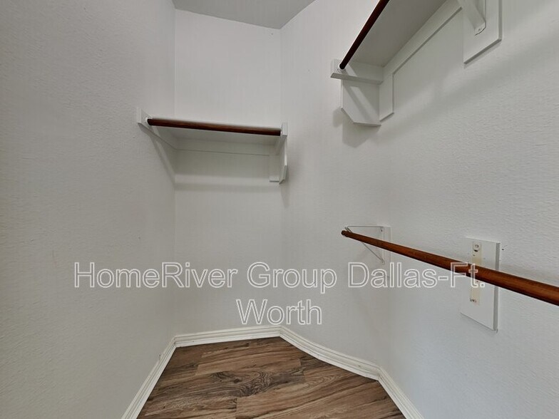Building Photo - 11528 Henderson Dr