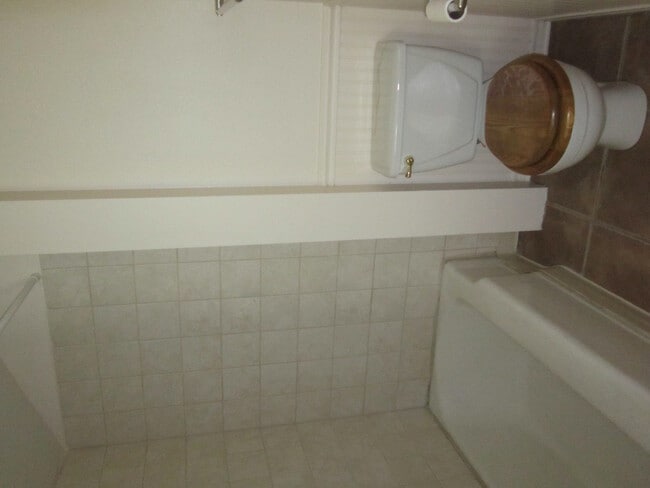 Building Photo - 438 High St