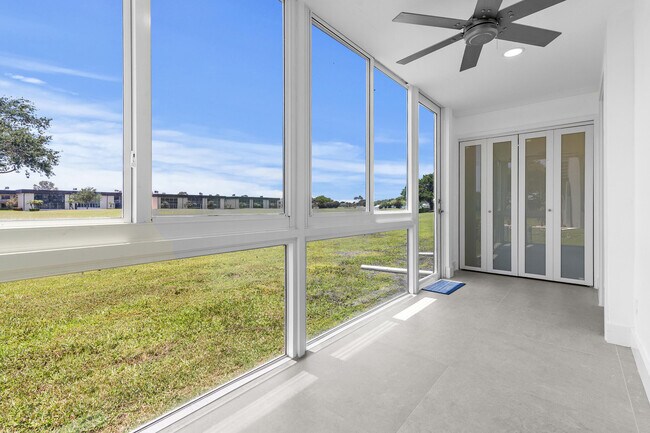 Building Photo - 969 Normandy U