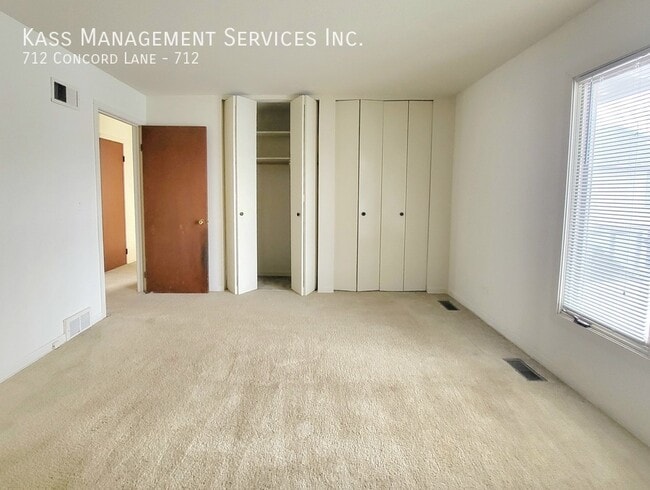 Building Photo - 712 Concord Ln