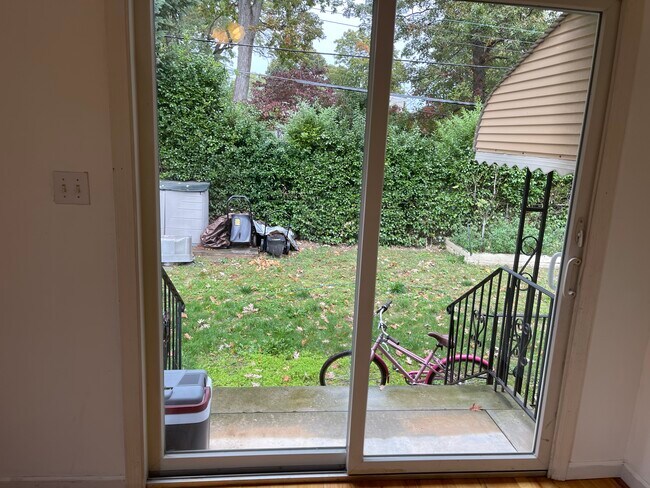 Building Photo - 1336 K St