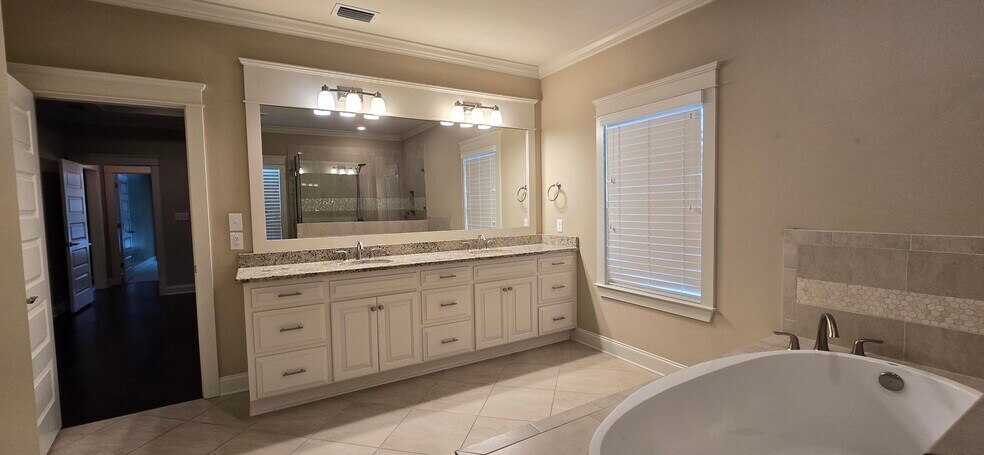 Building Photo - 10937 Warrenton Rd