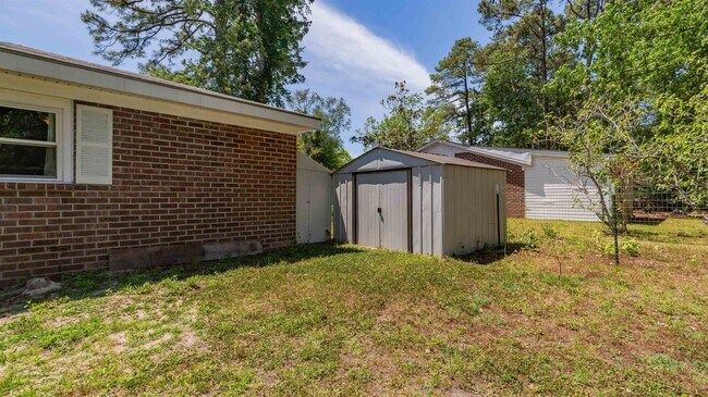 Building Photo - 4070 Long Line Ln