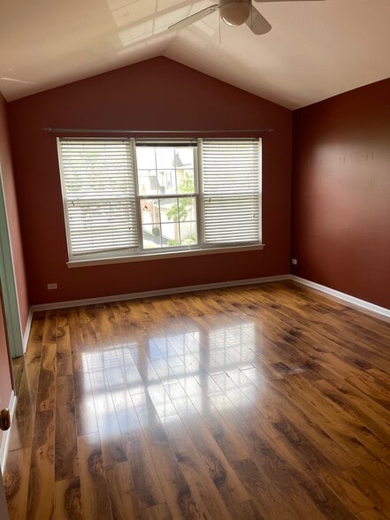 Building Photo - 1022 Evergreen Cir