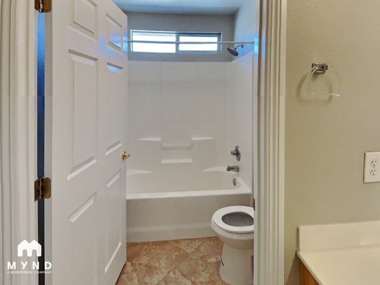 Building Photo - 10429 Aloe Cactus St