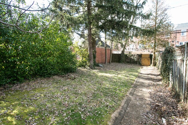 Building Photo - 1715 Glen Ridge Road