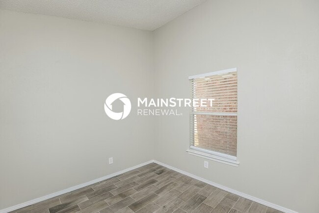 Building Photo - 3 Bedroom Pet-Friendly Home in Fort Worth, TX with Main Street Renewal