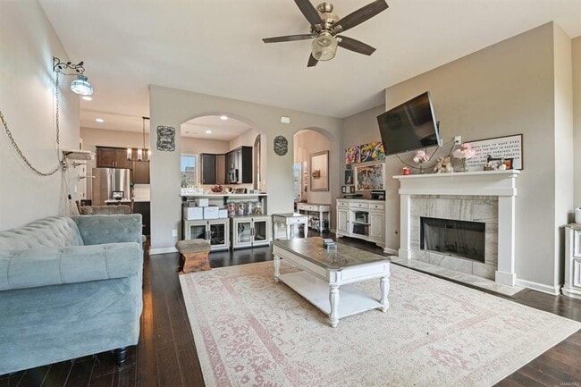 Building Photo - 905 Overture Dr