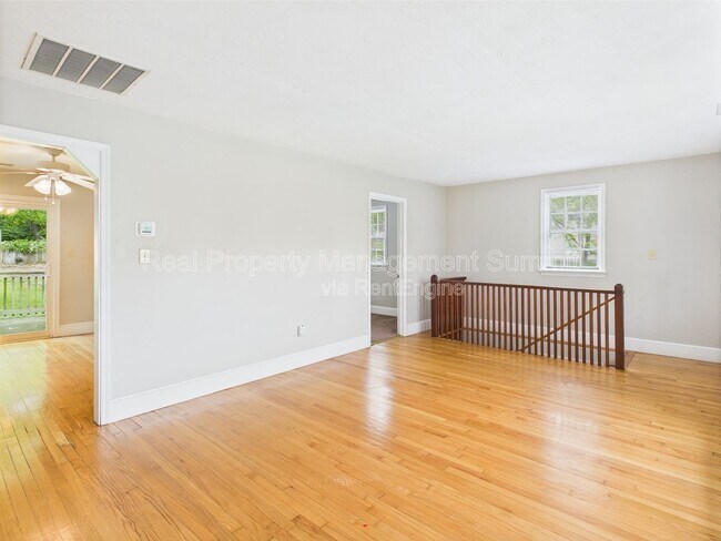 Building Photo - 1036 Albemarle Ave