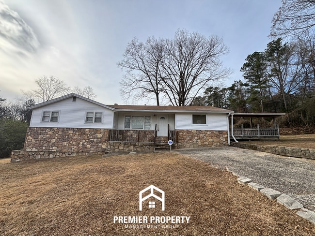 Building Photo - Family-Friendly 3BR Trussville Home with Hardwood Floors & Spacious Backyard