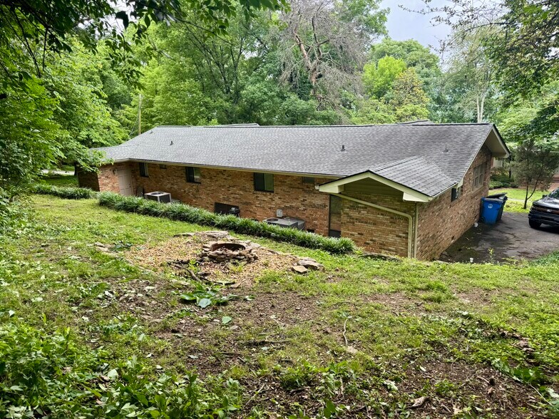 Building Photo - 1443 Palisades Rd