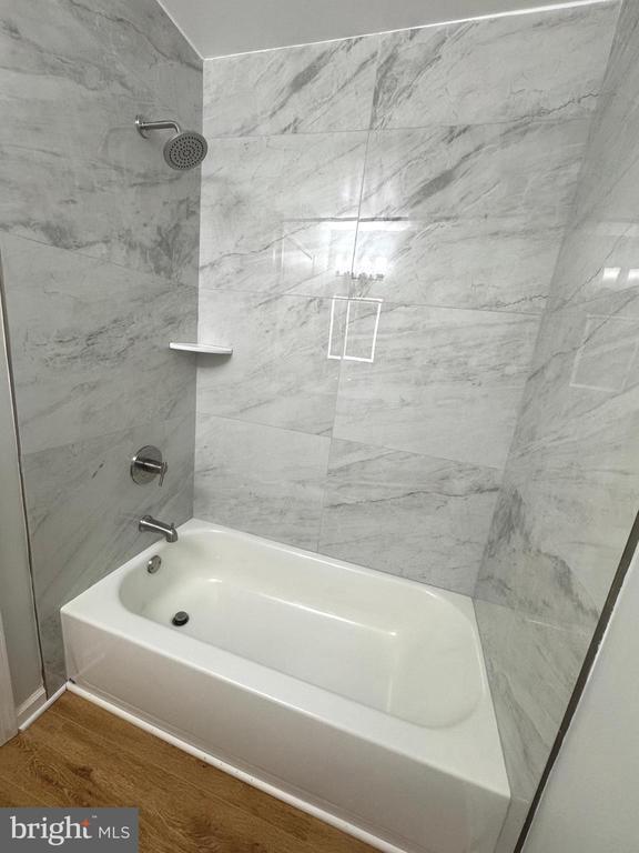 Building Photo - 4826 Grand Bend Dr