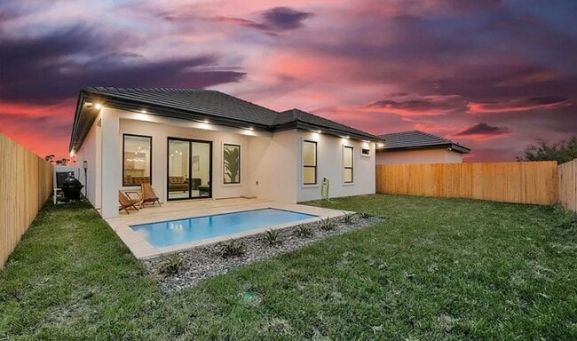 Building Photo - Luxury Living in Hyde Park – Edinburg/McAl...