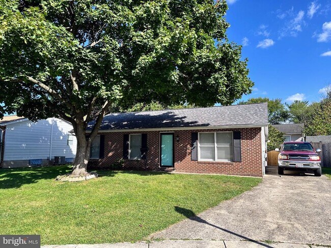 Building Photo - 430 Banksia Dr