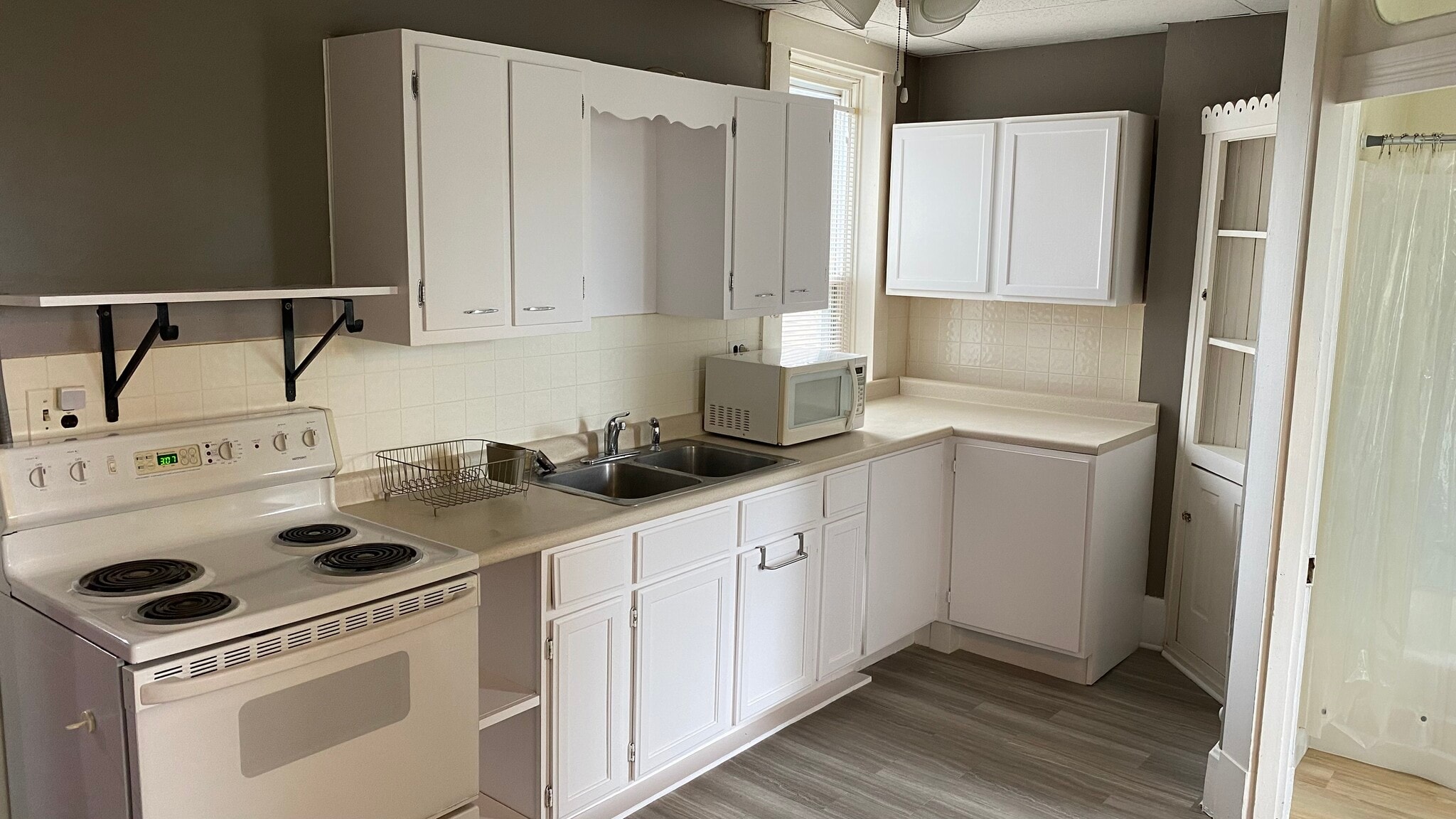 Building Photo - 510 N Ewing St