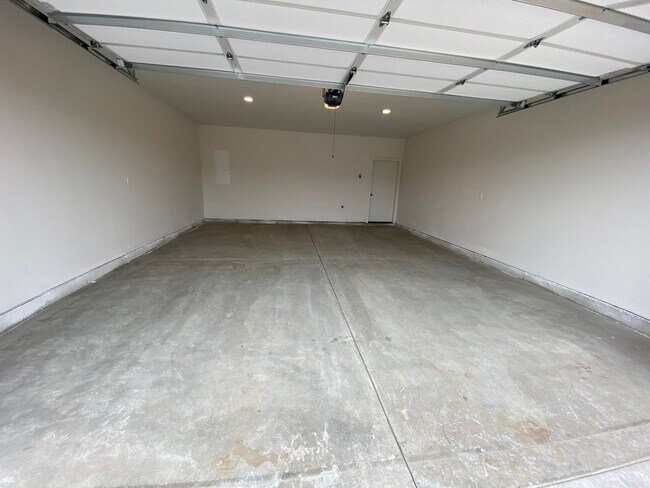 Building Photo - 2513 N Benjamin Ln
