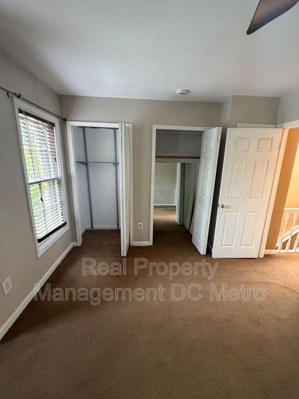 Building Photo - 1406 Carrollsburg Pl SW