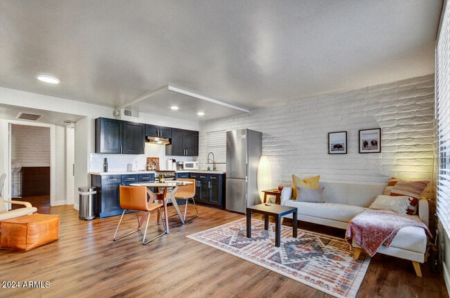 Building Photo - 3737 E Turney Ave