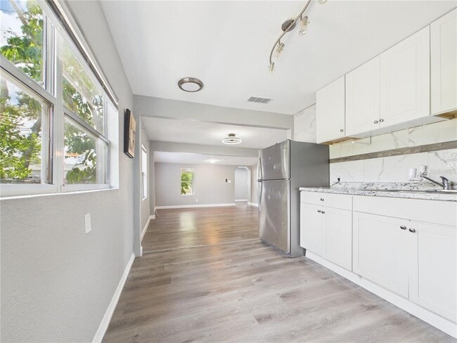 Building Photo - 605 S Disston Ave