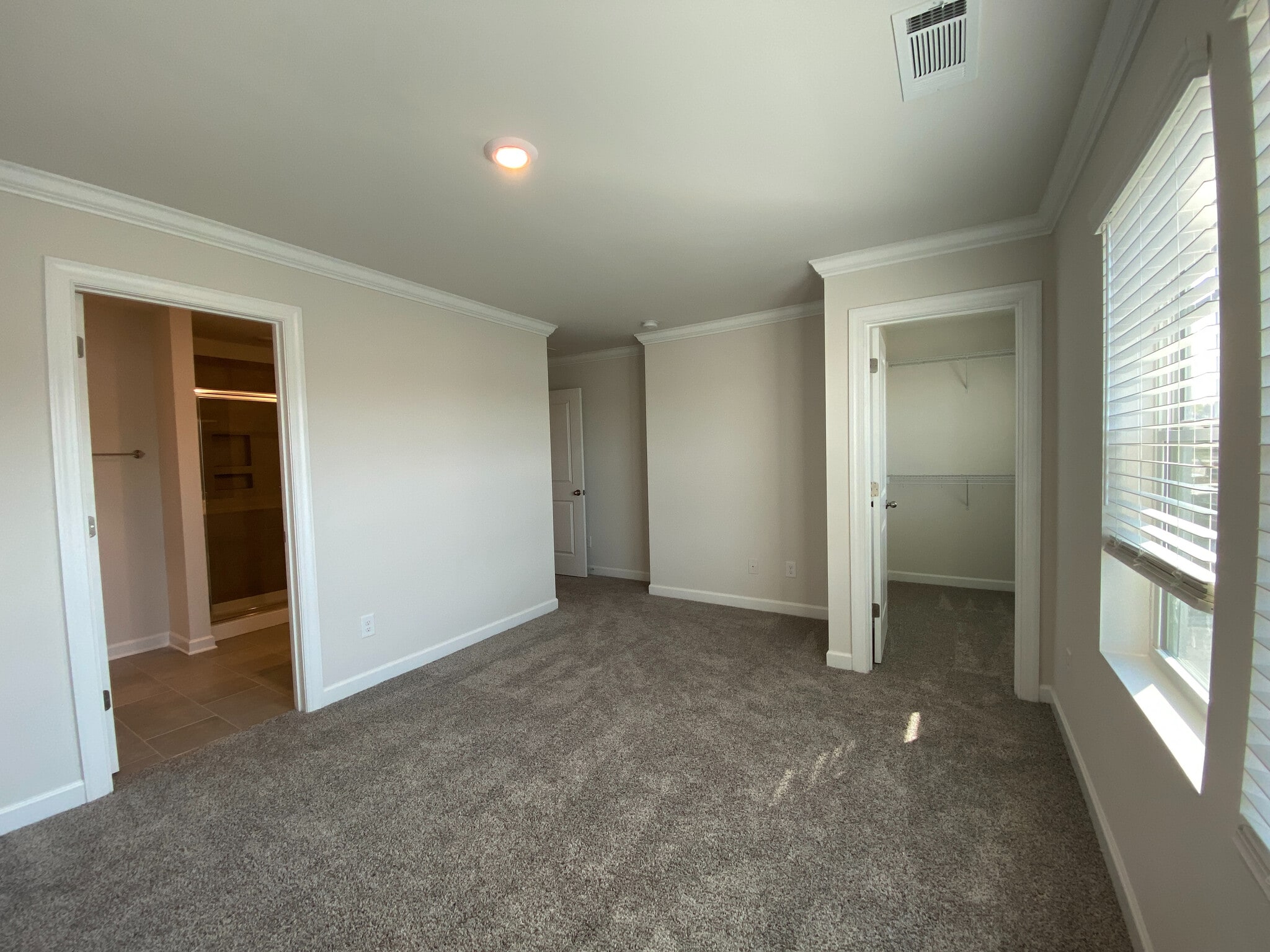 Building Photo - Room in Townhome on Tears Ln