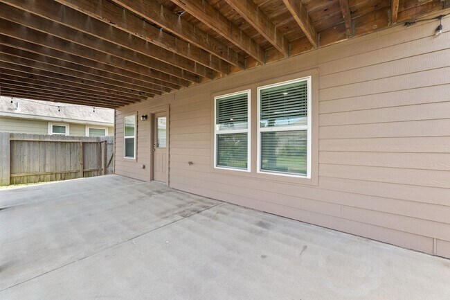 Building Photo - 5710 Pampus Prairie Rd